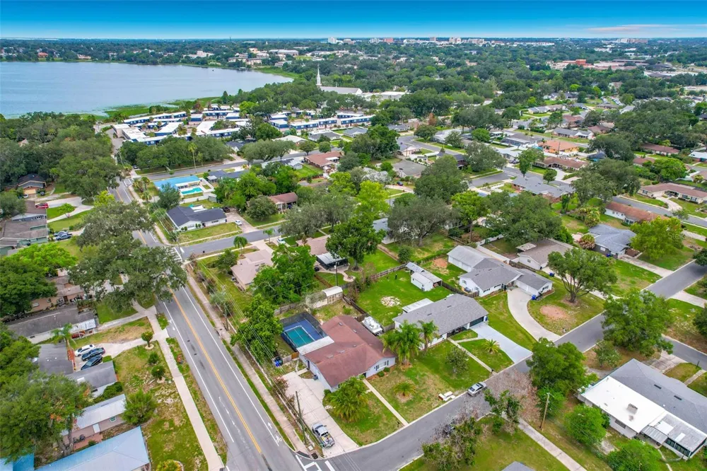 1231 NEWPORT AVENUE Lakeland, FL 33801
