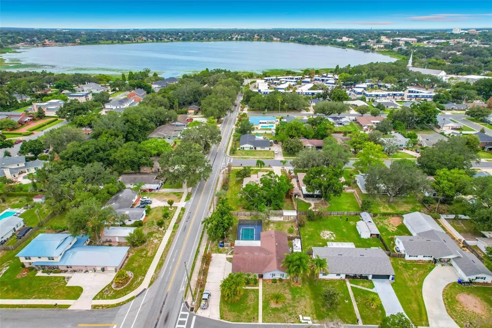 1231 NEWPORT AVENUE Lakeland, FL 33801