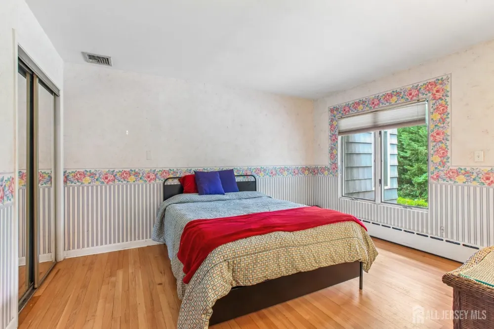 4 Taylor Drive New Brunswick, NJ 08901