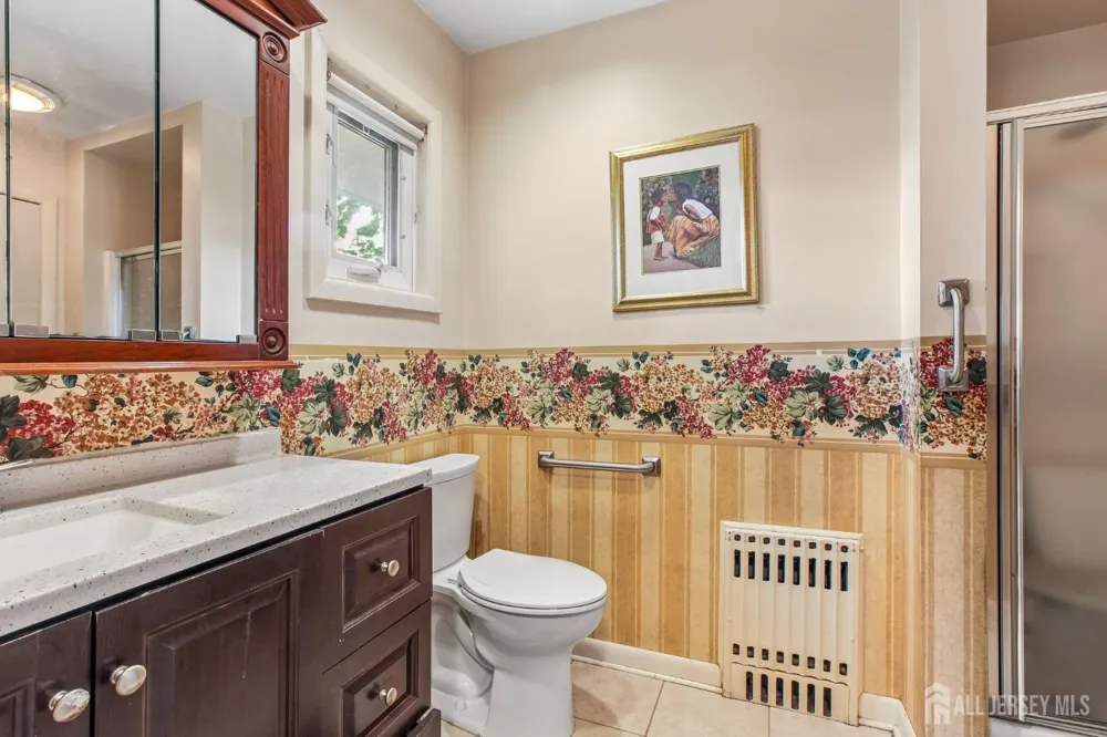4 Taylor Drive New Brunswick, NJ 08901