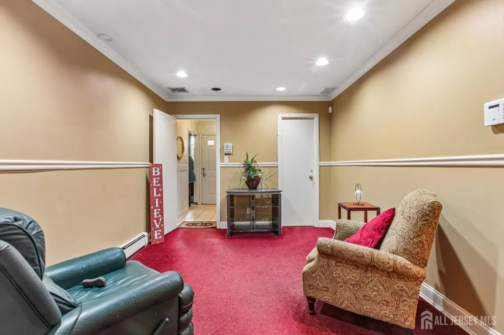 4 Taylor Drive New Brunswick, NJ 08901