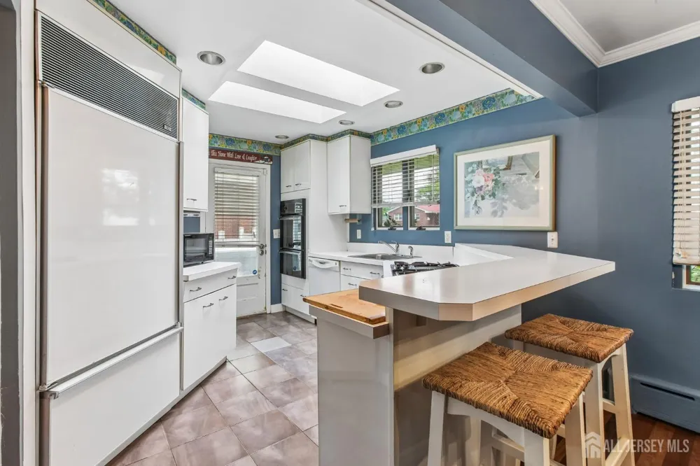 4 Taylor Drive New Brunswick, NJ 08901