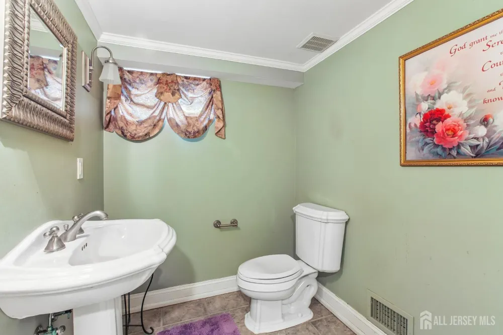 4 Taylor Drive New Brunswick, NJ 08901