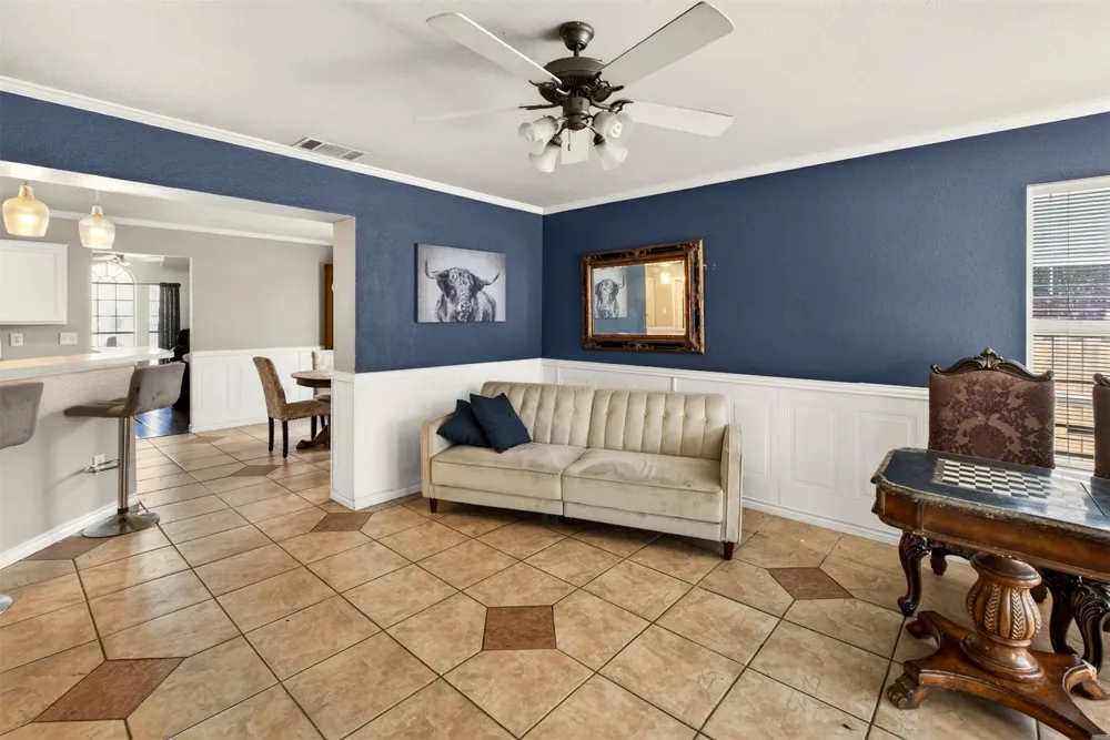2272 Bresee Drive Carrollton, TX 75010