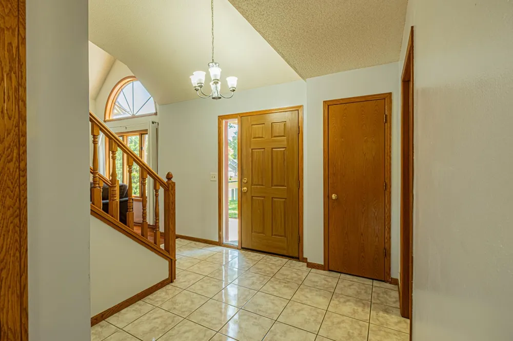 5440 Riverwood Lane Savage, MN 55378
