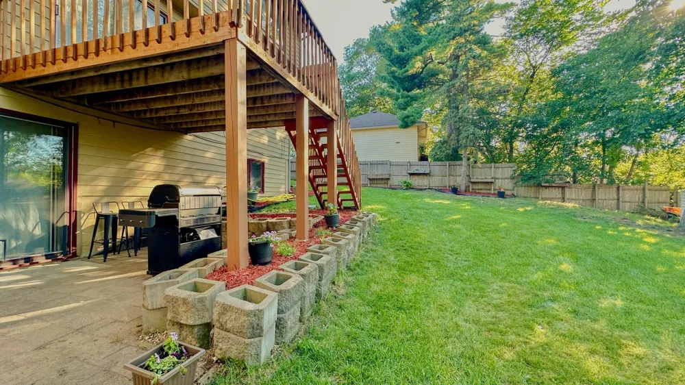 5440 Riverwood Lane Savage, MN 55378