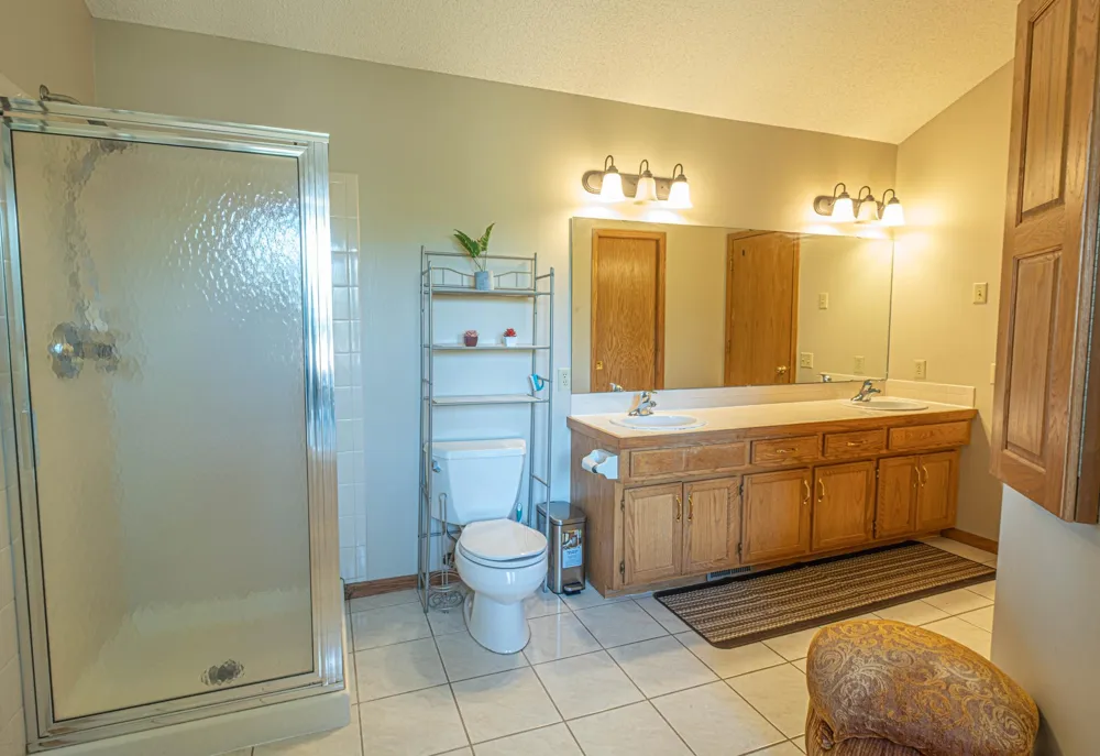 5440 Riverwood Lane Savage, MN 55378