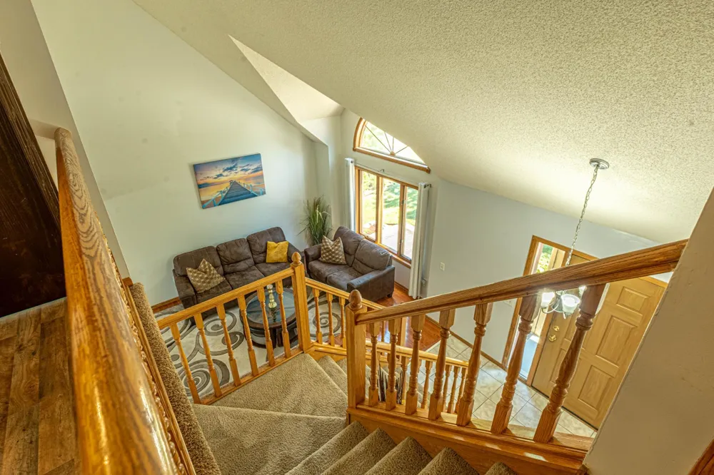 5440 Riverwood Lane Savage, MN 55378