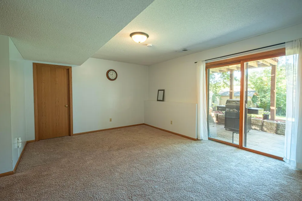 5440 Riverwood Lane Savage, MN 55378