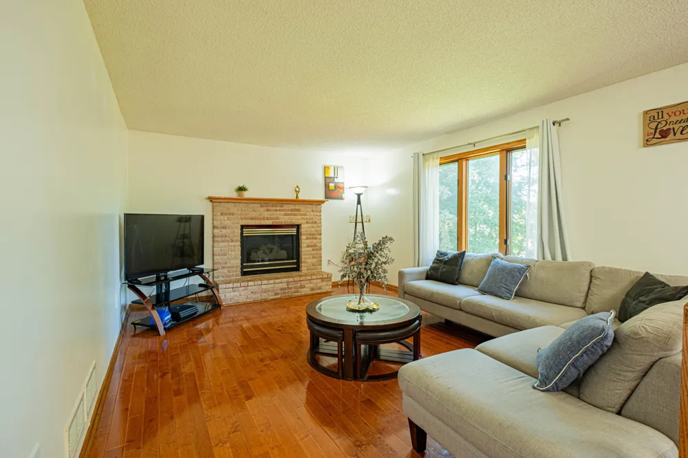 5440 Riverwood Lane Savage, MN 55378