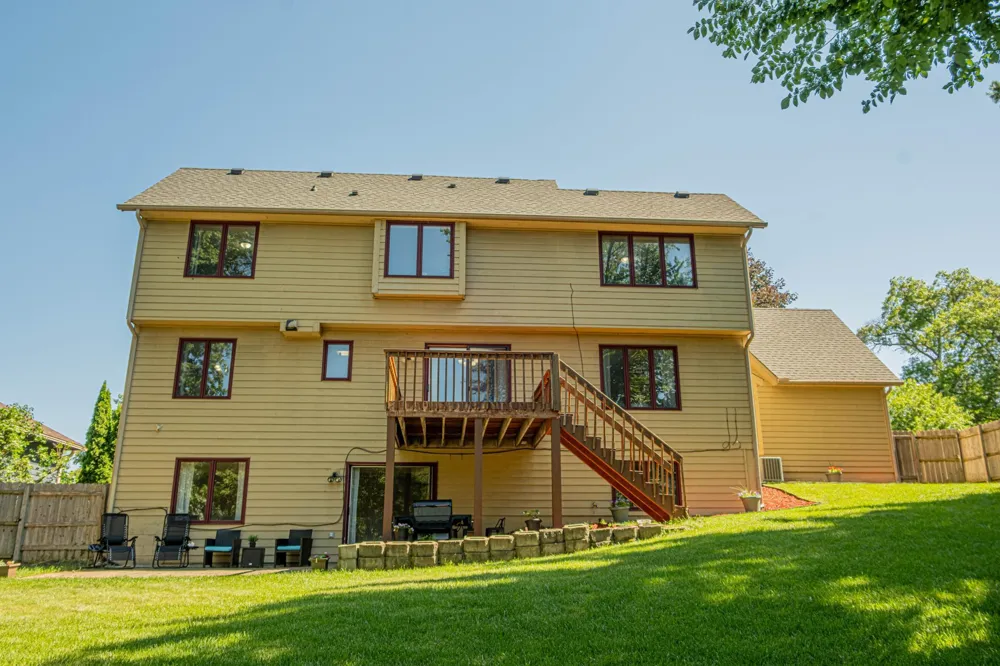 5440 Riverwood Lane Savage, MN 55378