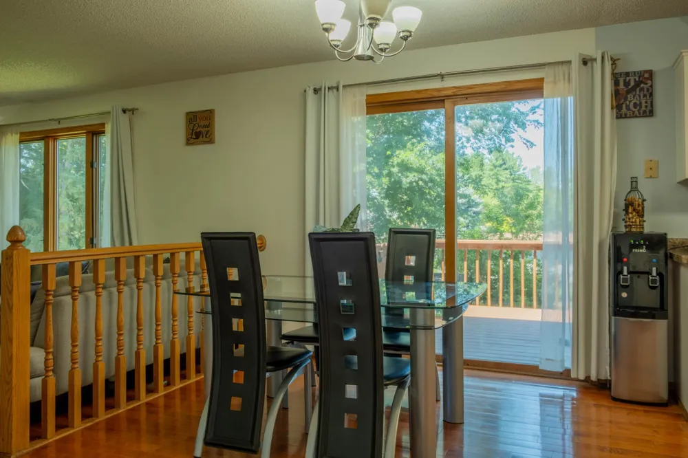 5440 Riverwood Lane Savage, MN 55378