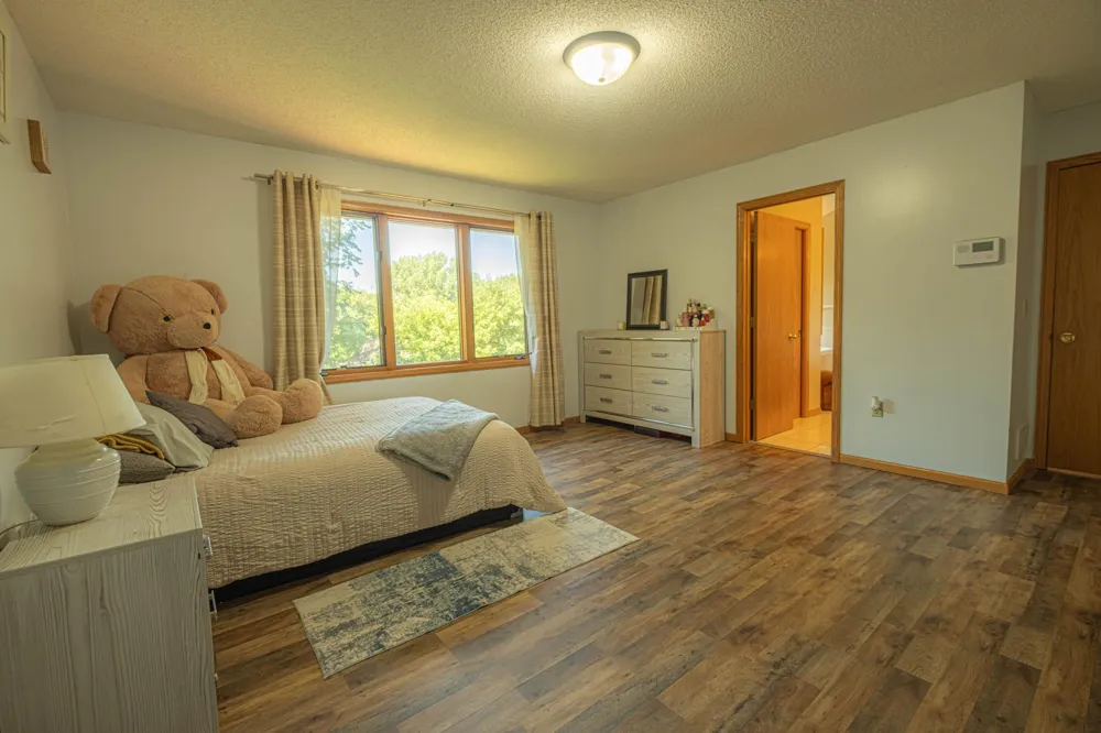 5440 Riverwood Lane Savage, MN 55378