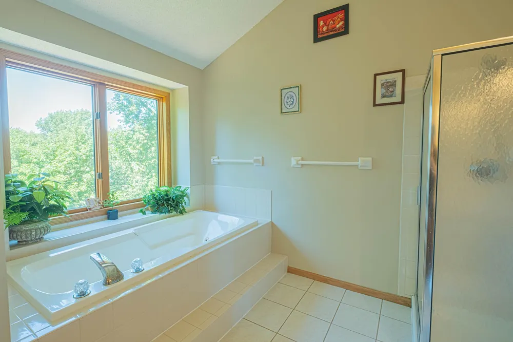 5440 Riverwood Lane Savage, MN 55378