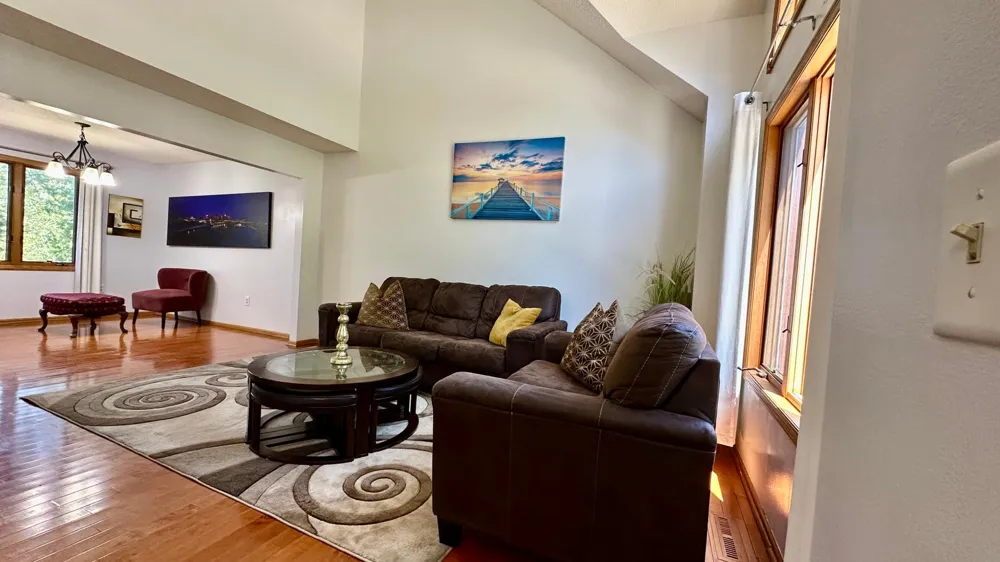 5440 Riverwood Lane Savage, MN 55378