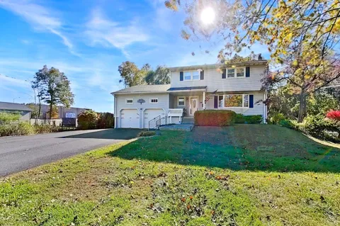 54 Mapledale Ave