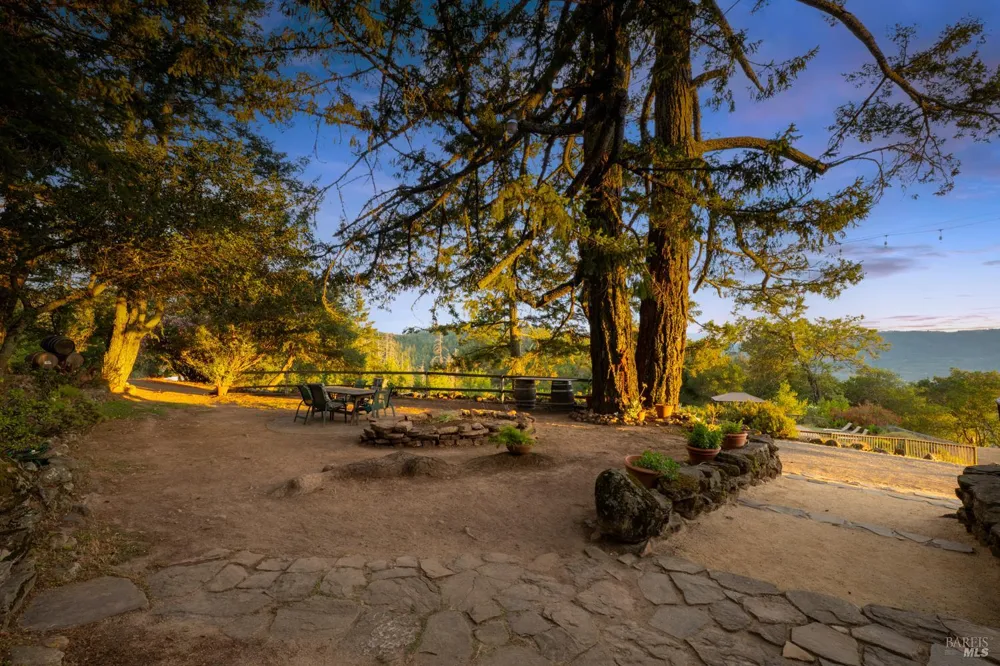 3250 Trinity Road Glen Ellen, CA 95442