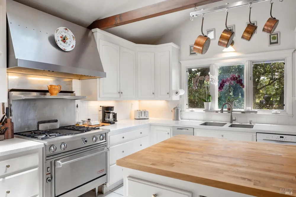 3250 Trinity Road Glen Ellen, CA 95442