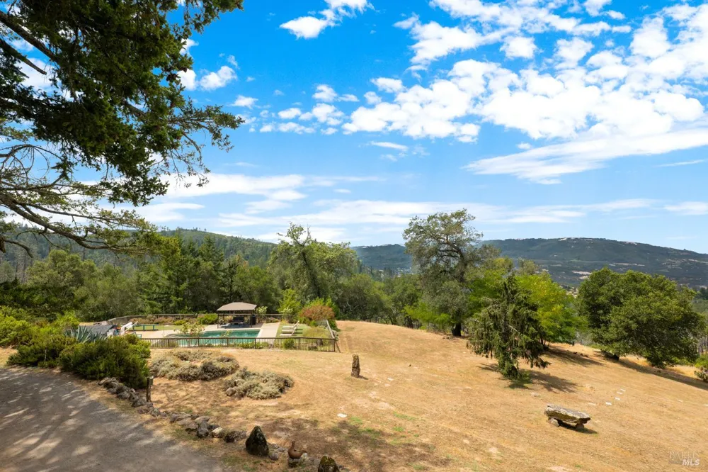 3250 Trinity Road Glen Ellen, CA 95442
