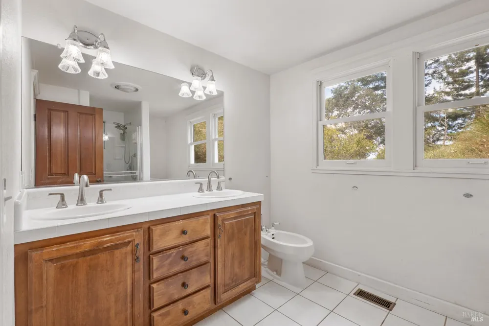 3250 Trinity Road Glen Ellen, CA 95442