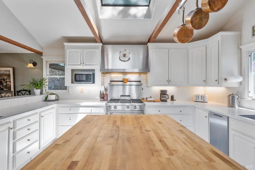3250 Trinity Road Glen Ellen, CA 95442