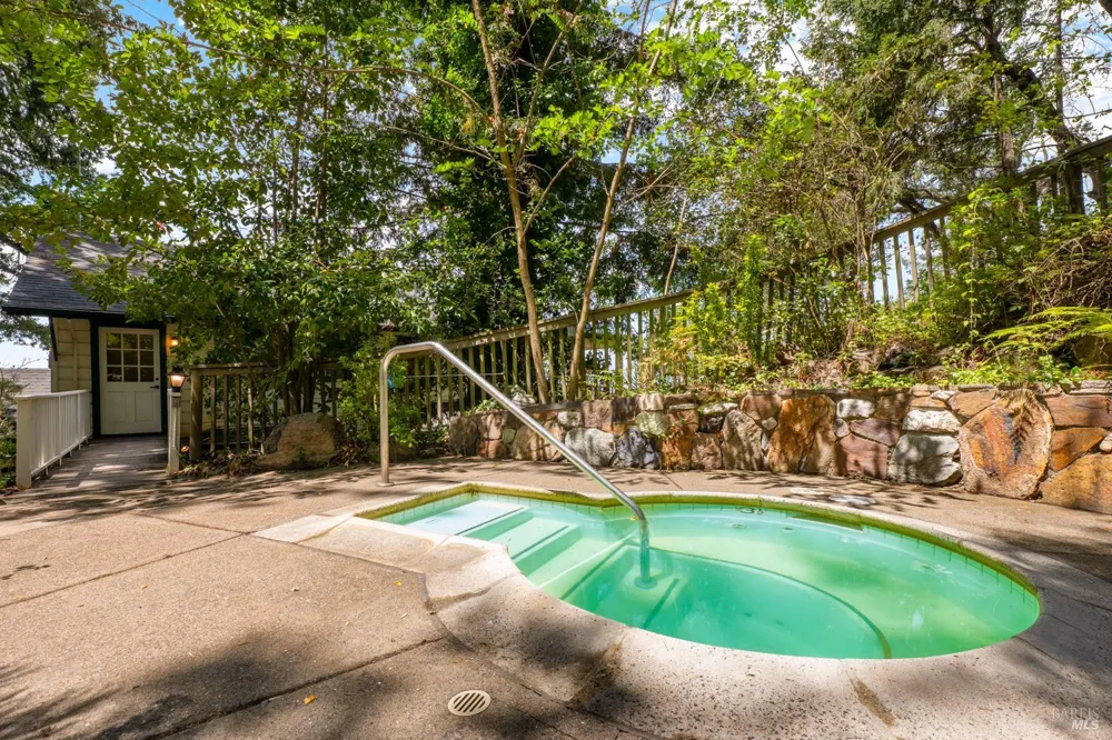 3250 Trinity Road Glen Ellen, CA 95442