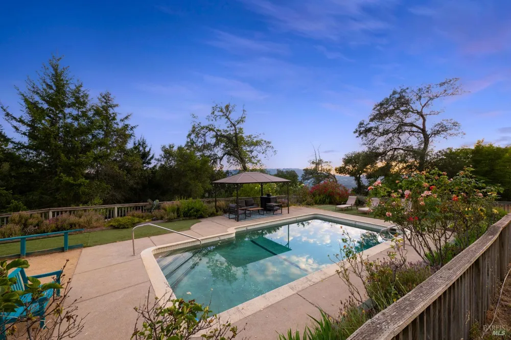 3250 Trinity Road Glen Ellen, CA 95442