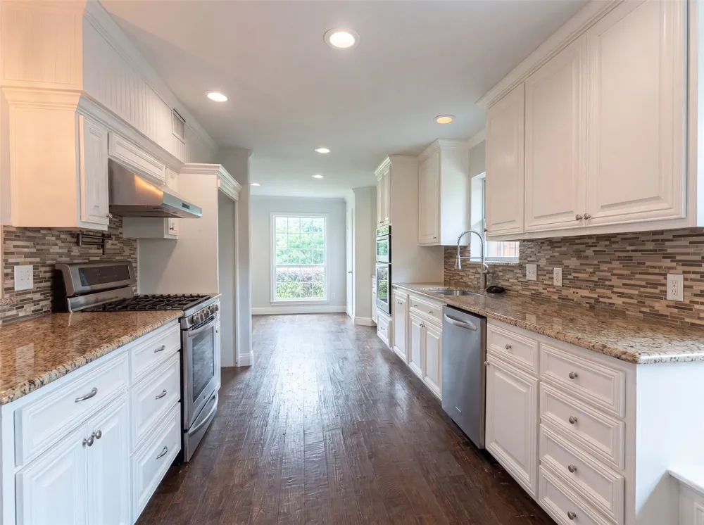 3308 Brookhaven Club Drive Farmers Branch, TX 75234
