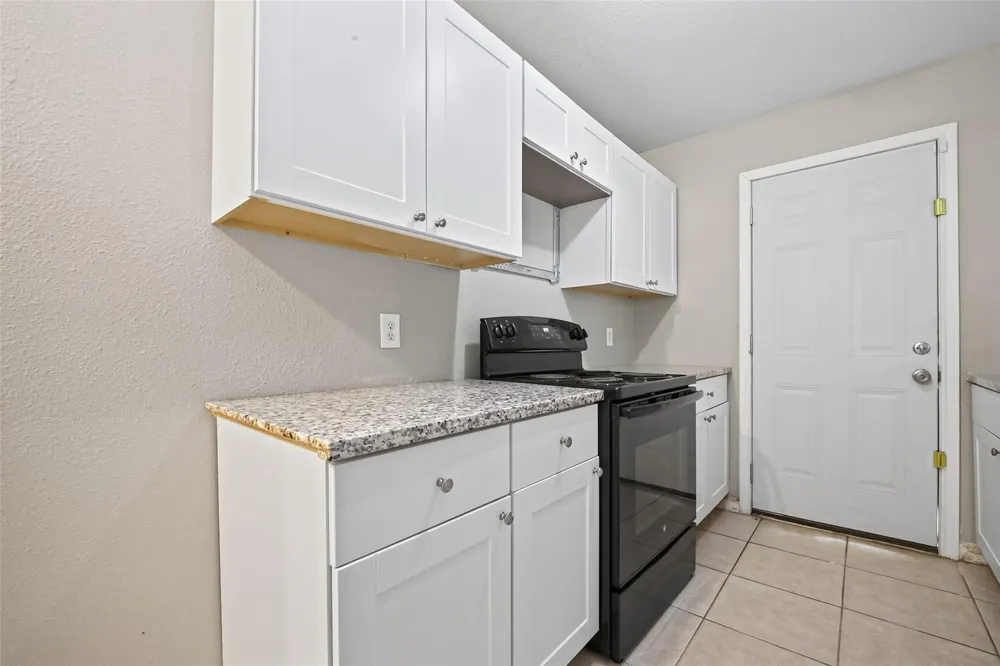 3014 La Estancia Lane Houston, TX 77093