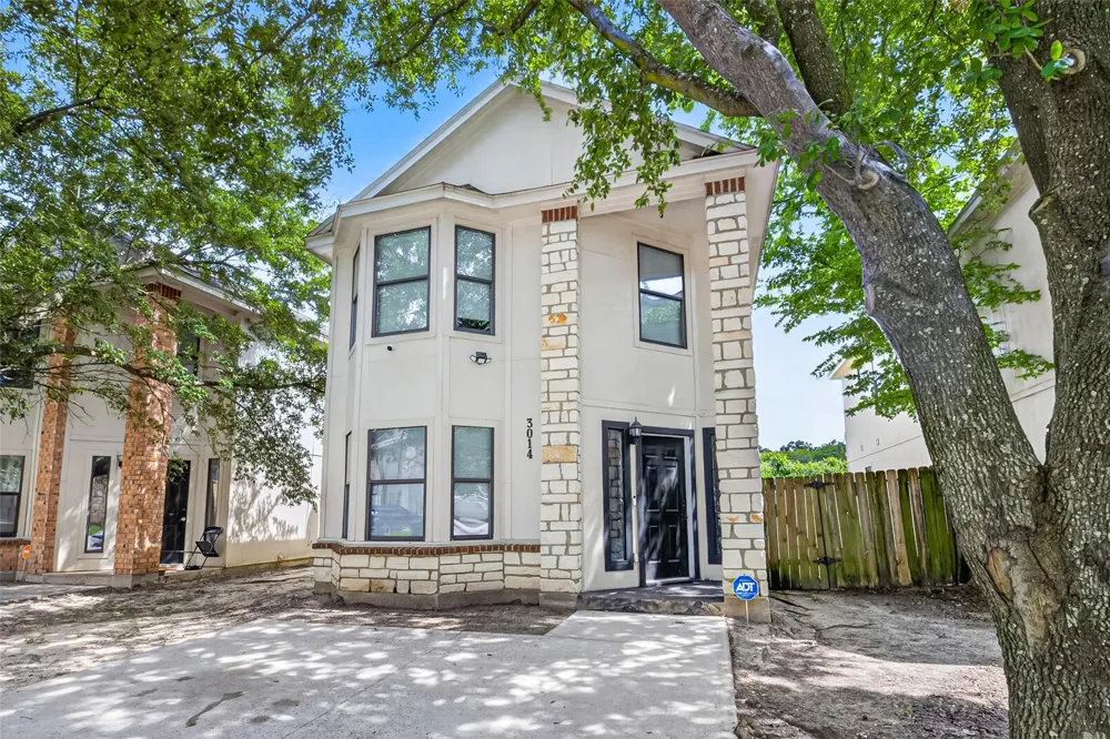 3014 La Estancia Lane Houston, TX 77093