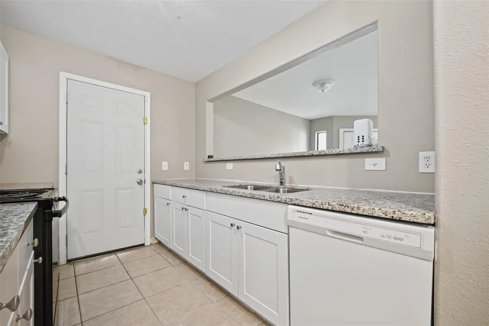 3014 La Estancia Lane Houston, TX 77093