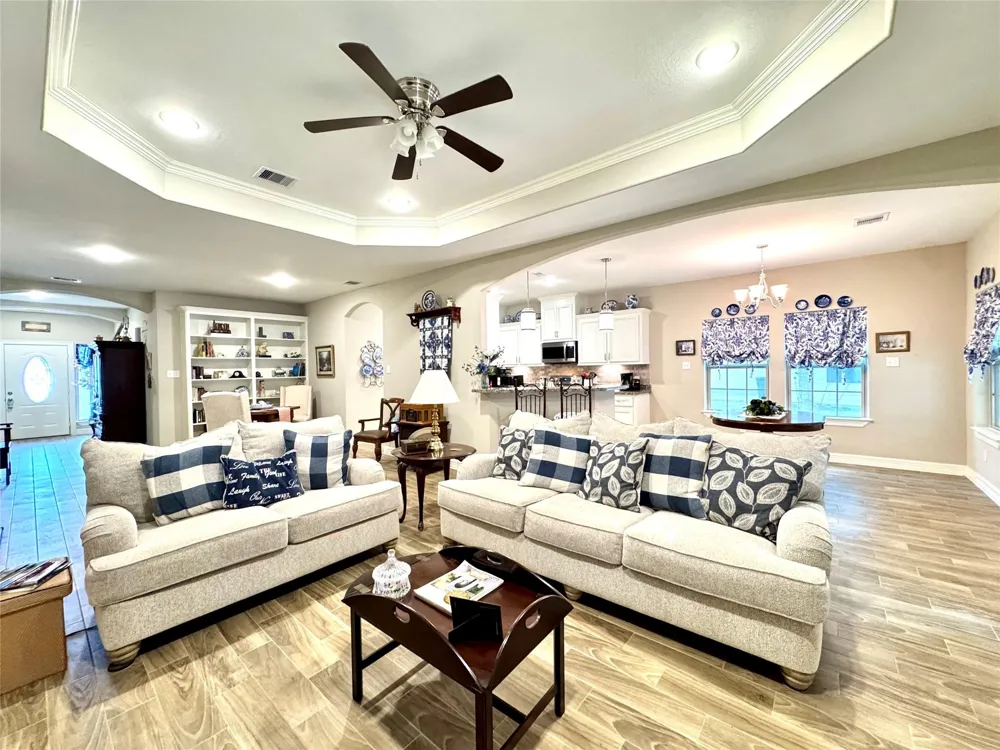 42 Trail Lake Trinity, TX 75862