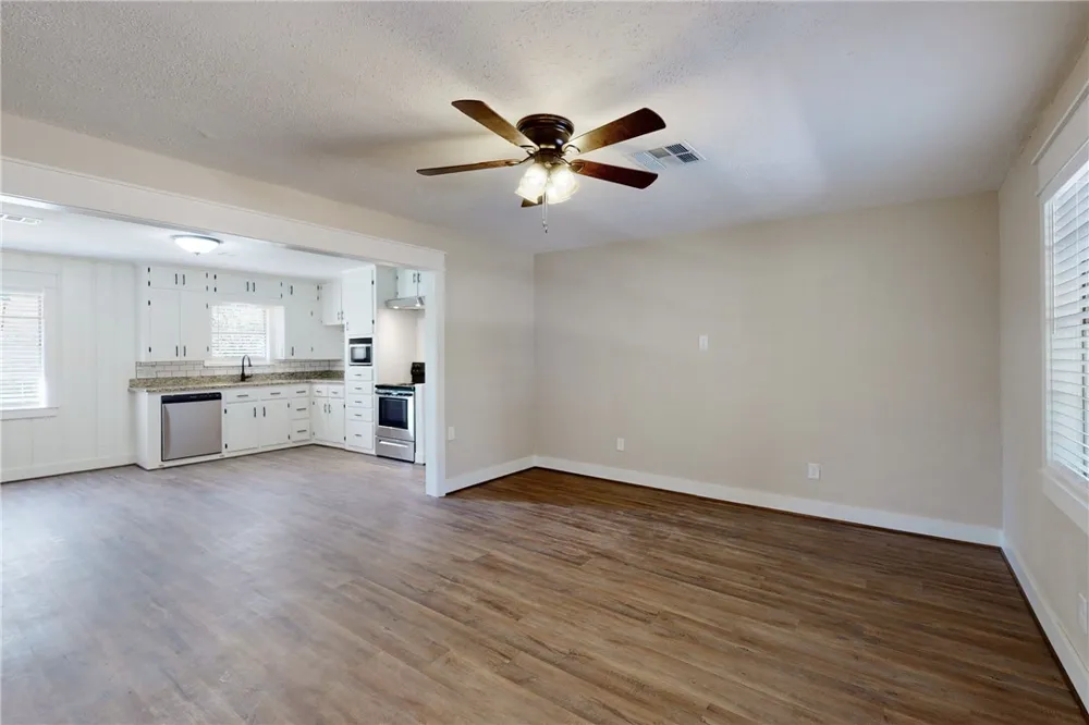 22299 FM 39 Iola, TX 77861