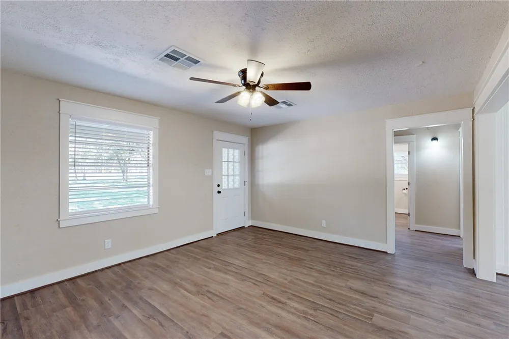 22299 FM 39 Iola, TX 77861