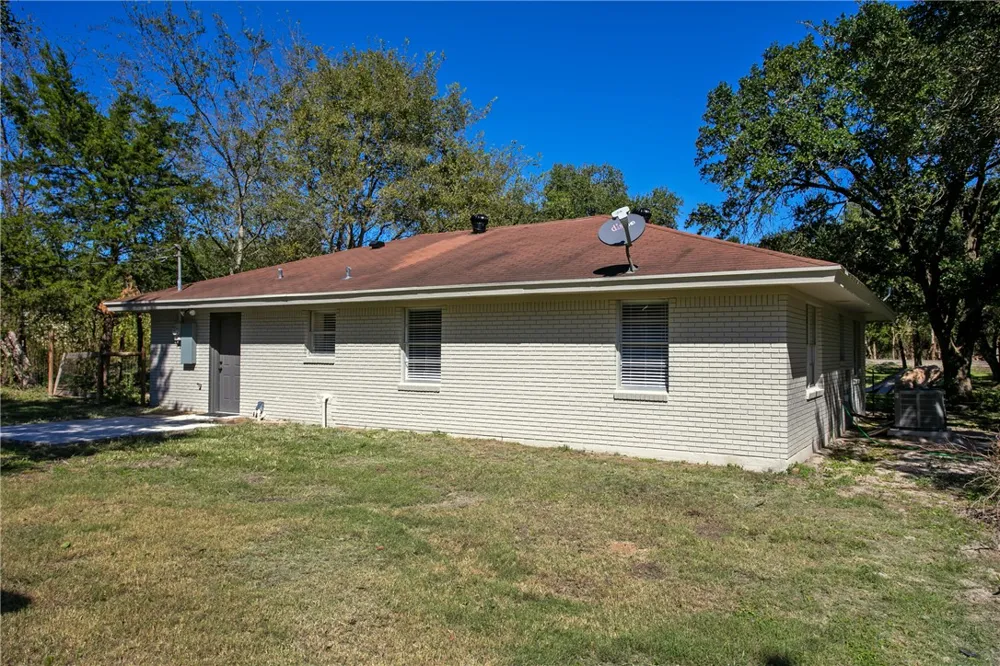 22299 FM 39 Iola, TX 77861