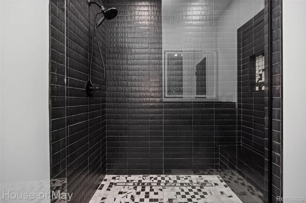 10890 Hillway Drive White Lake Charter Township, MI 48386