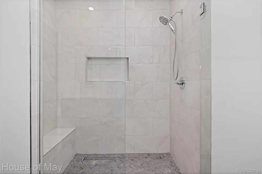 10890 Hillway Drive White Lake Charter Township, MI 48386