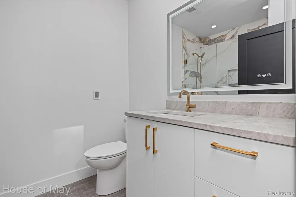 10890 Hillway Drive White Lake Charter Township, MI 48386