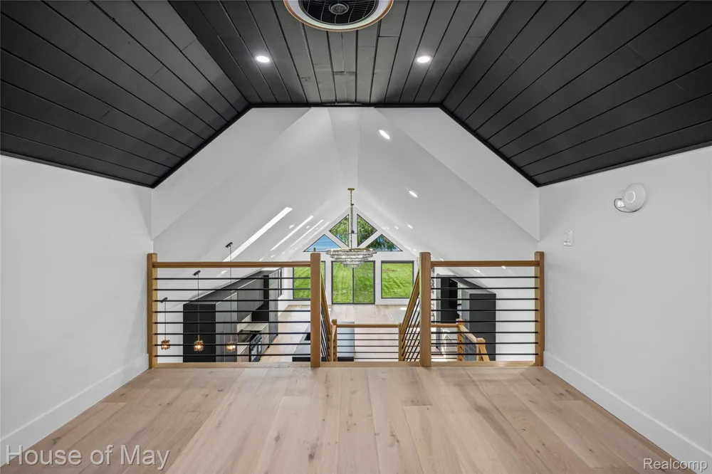 10890 Hillway Drive White Lake Charter Township, MI 48386