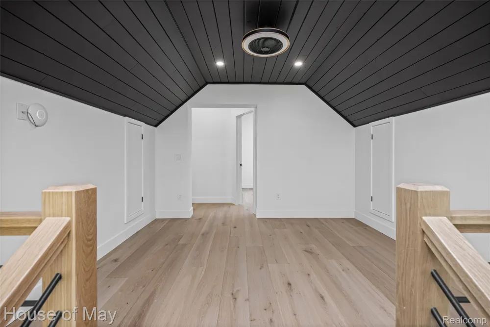 10890 Hillway Drive White Lake Charter Township, MI 48386