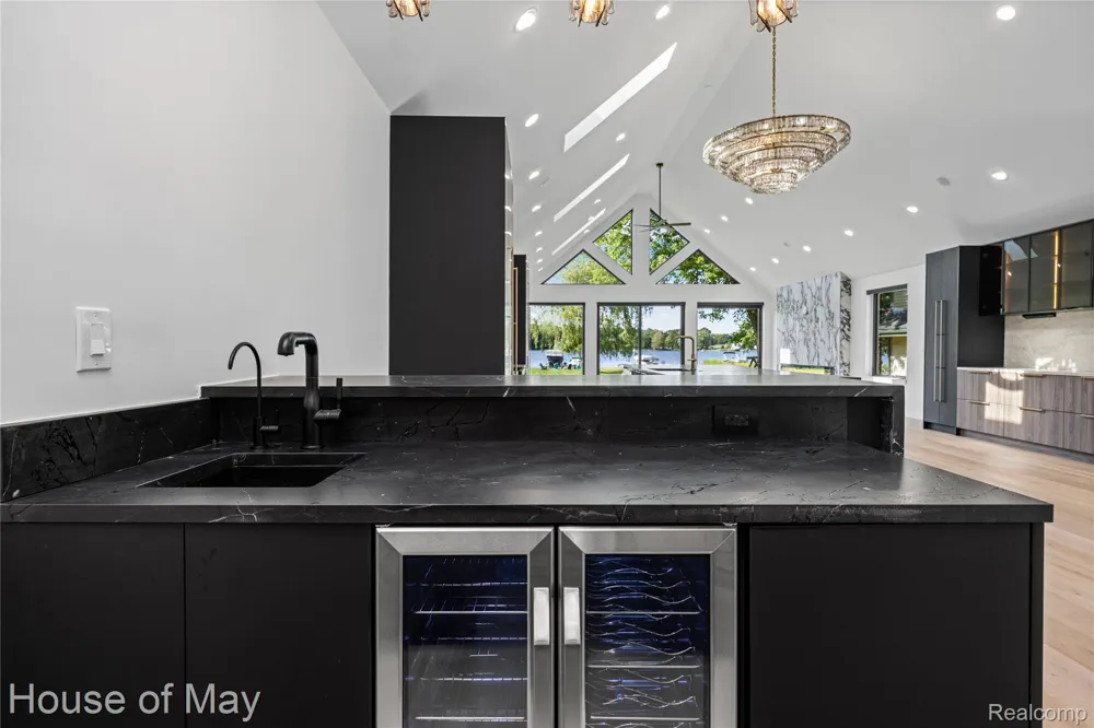 10890 Hillway Drive White Lake Charter Township, MI 48386