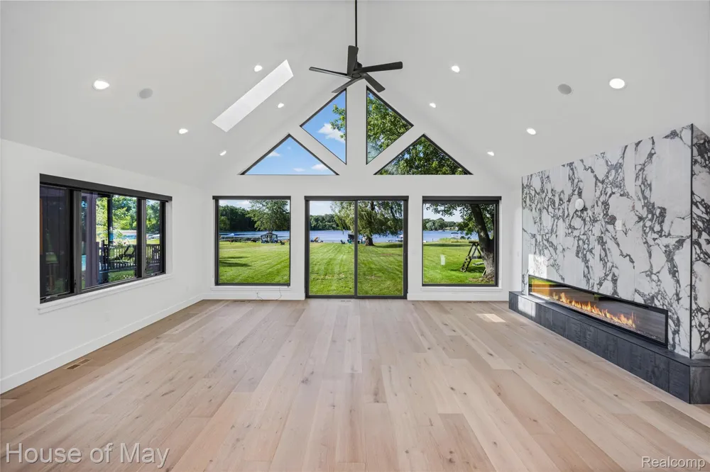 10890 Hillway Drive White Lake Charter Township, MI 48386