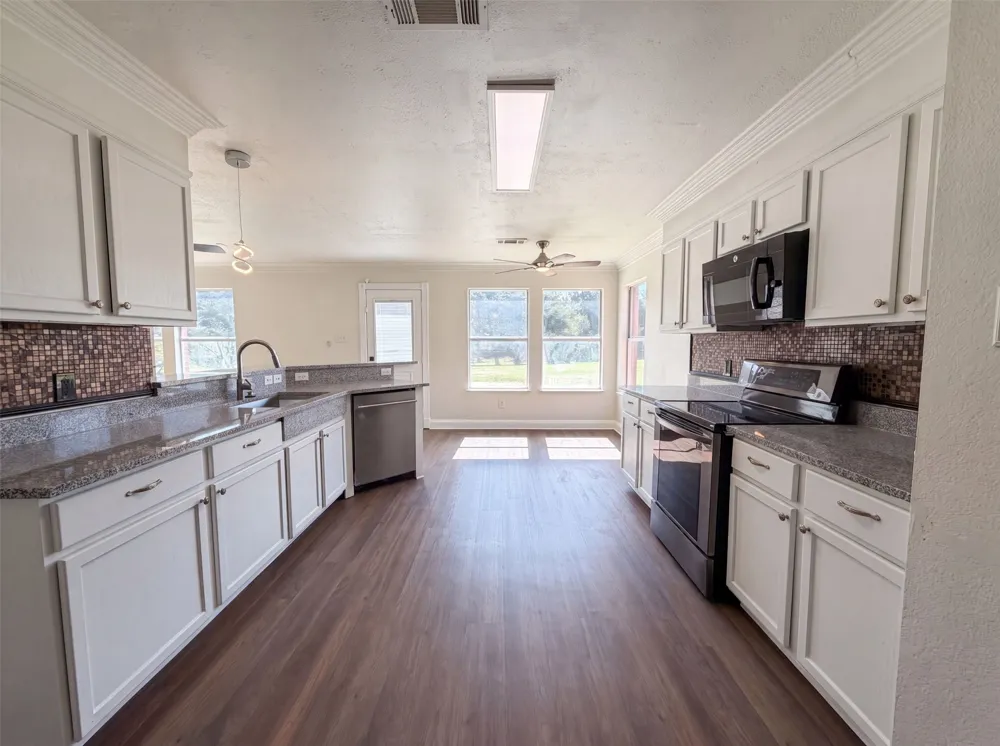 3940 Victory Court Midlothian, TX 76065