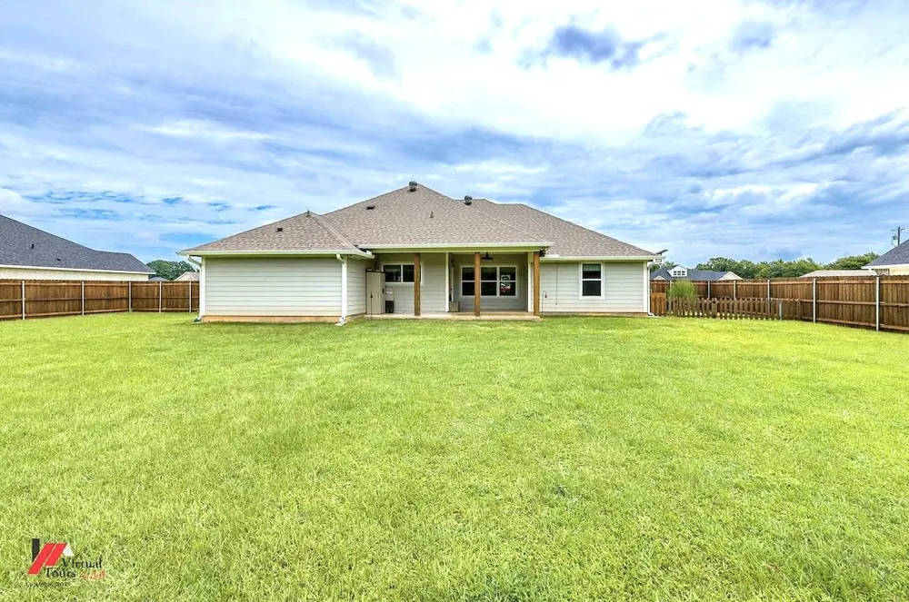 6166 Windwood Esates Drive Blanchard, LA 71107