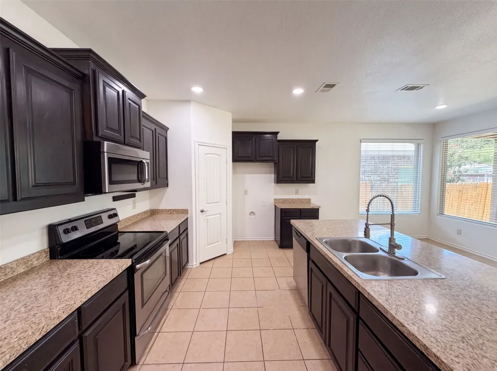 1108 Edgewater Drive Azle, TX 76020
