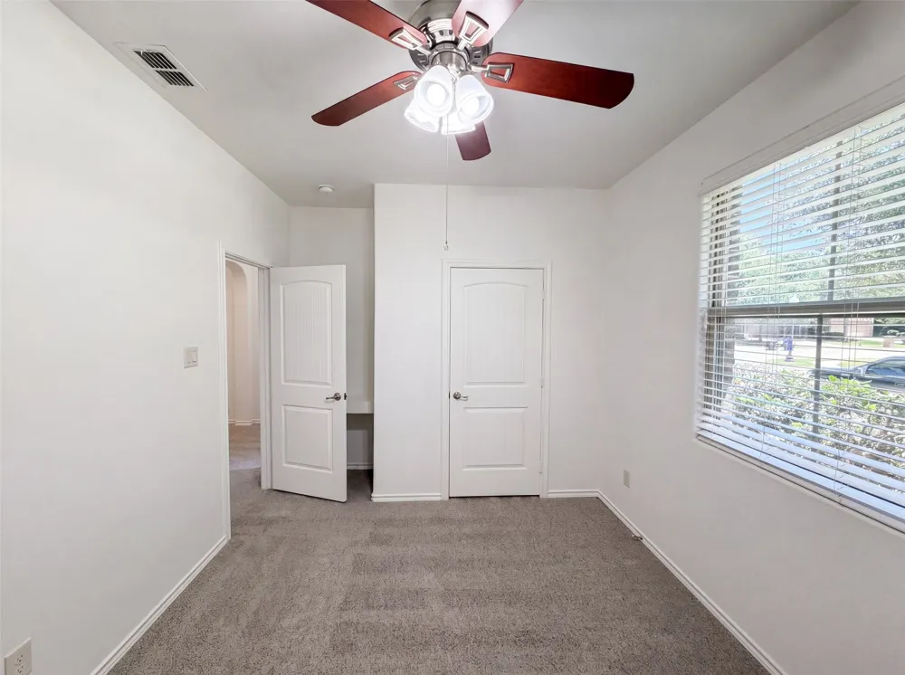 1108 Edgewater Drive Azle, TX 76020
