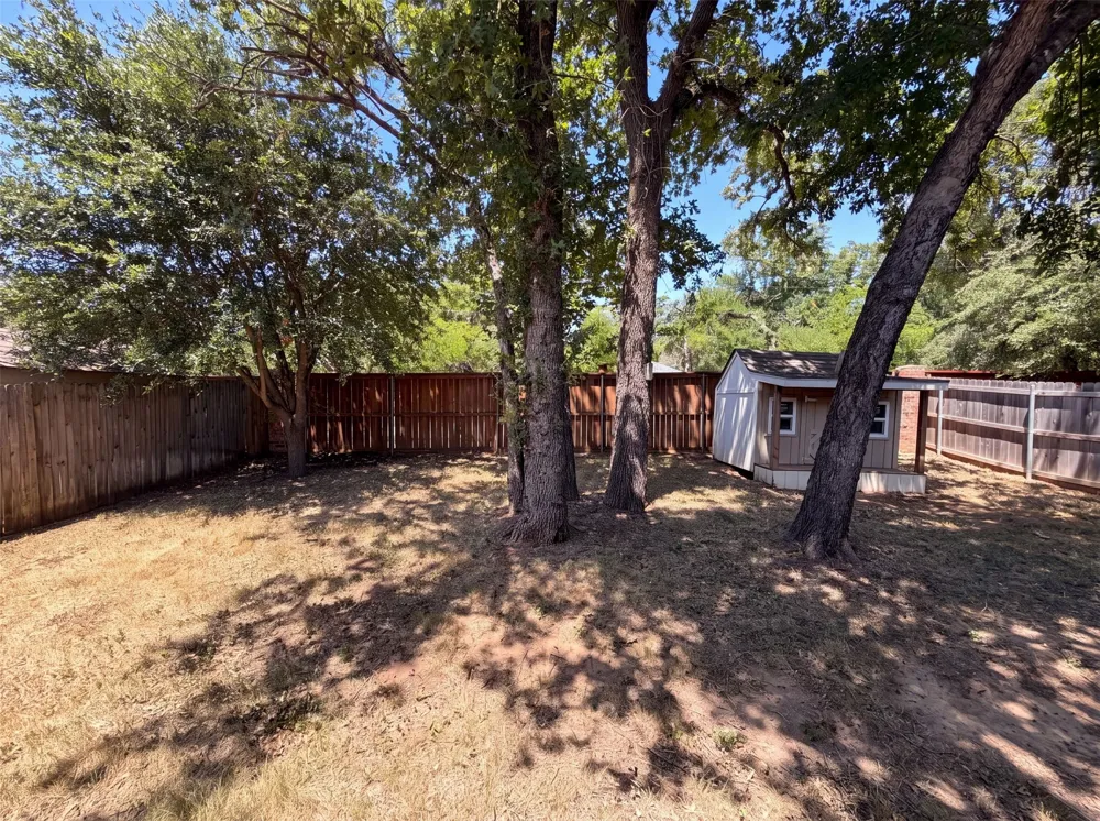 1108 Edgewater Drive Azle, TX 76020