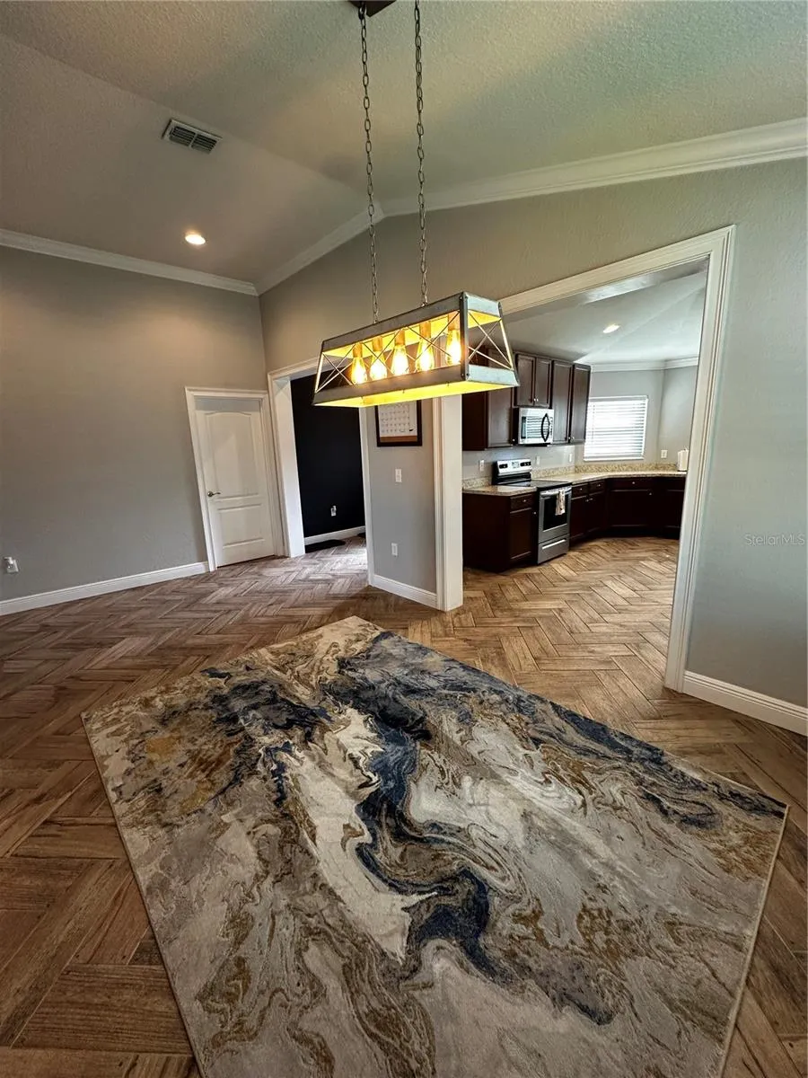 262 LAKE MARIANA PLACE Auburndale, FL 33823