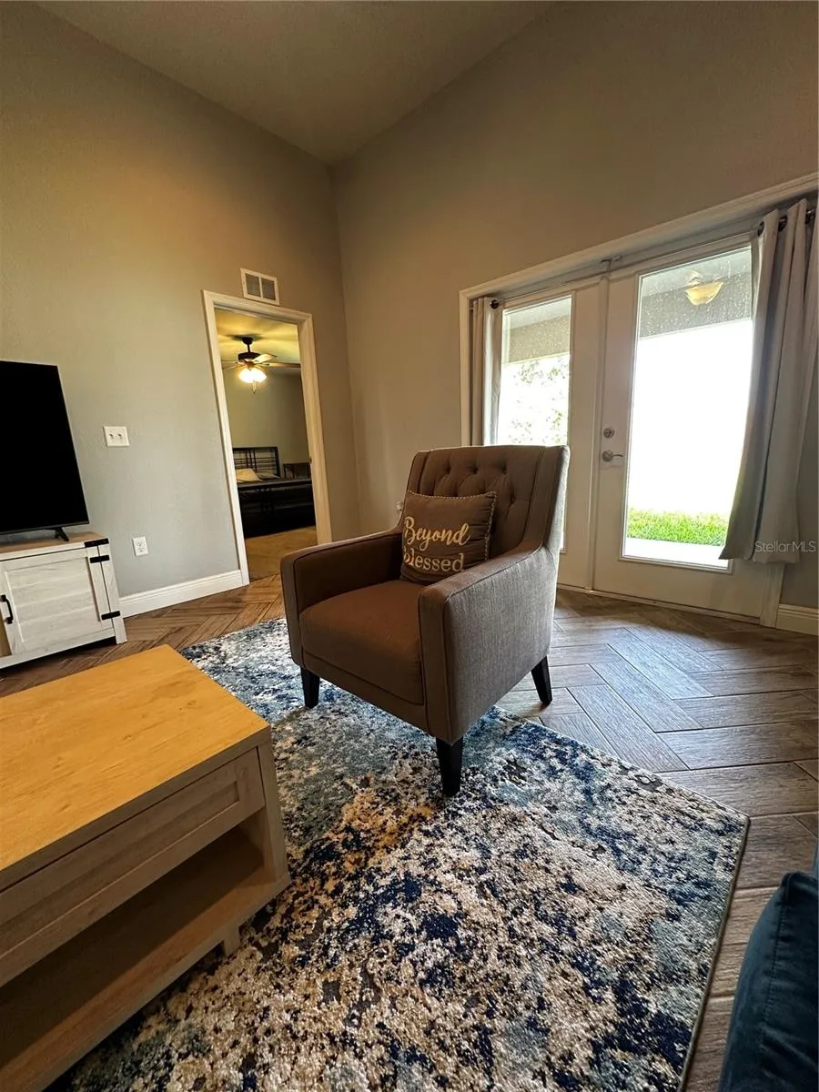 262 LAKE MARIANA PLACE Auburndale, FL 33823