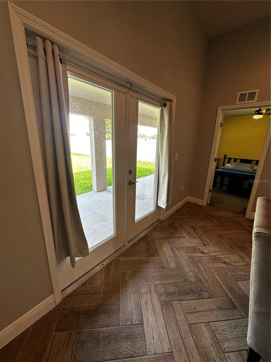 262 LAKE MARIANA PLACE Auburndale, FL 33823